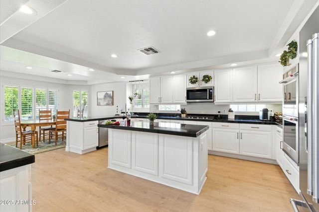 1568 E CANYON Way, Chandler, AZ 85249