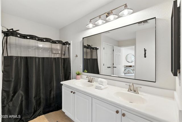 1568 E CANYON Way, Chandler, AZ 85249