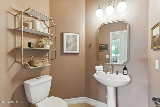 1568 E CANYON Way, Chandler, AZ 85249