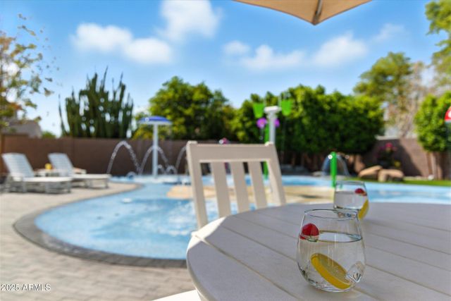 1568 E CANYON Way, Chandler, AZ 85249