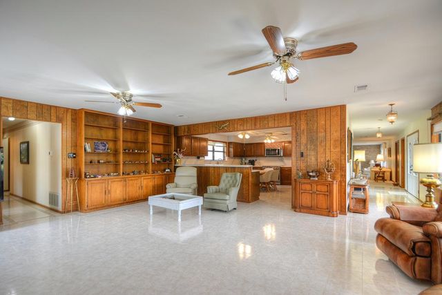 307 Westway Dr, Kerrville, TX 78028