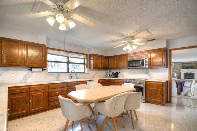 307 Westway Dr, Kerrville, TX 78028