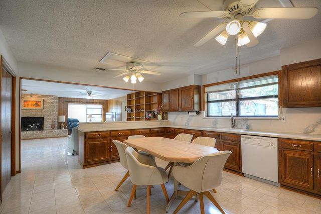 307 Westway Dr, Kerrville, TX 78028