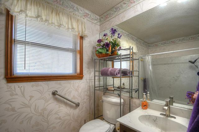 307 Westway Dr, Kerrville, TX 78028