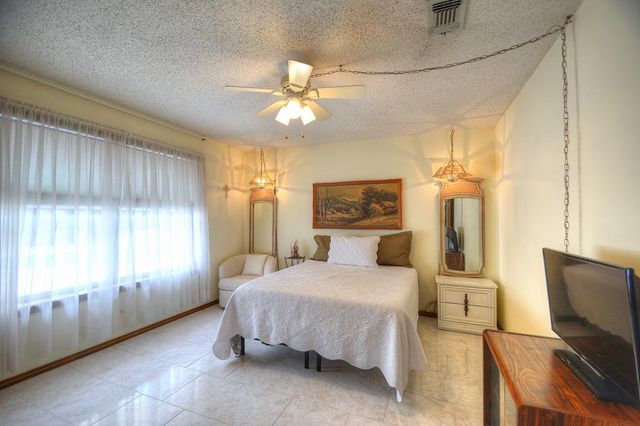 307 Westway Dr, Kerrville, TX 78028