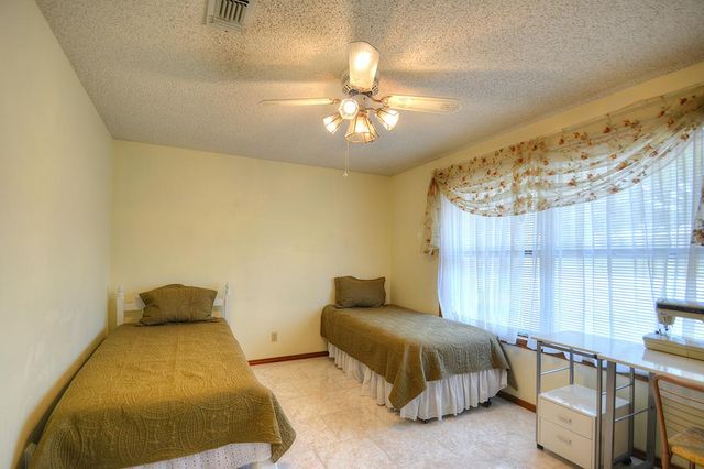 307 Westway Dr, Kerrville, TX 78028