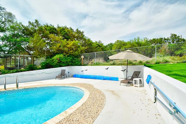 307 Westway Dr, Kerrville, TX 78028