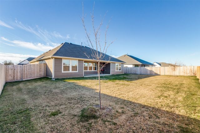 918 Buttercup Drive, Pilot Point, TX 76258