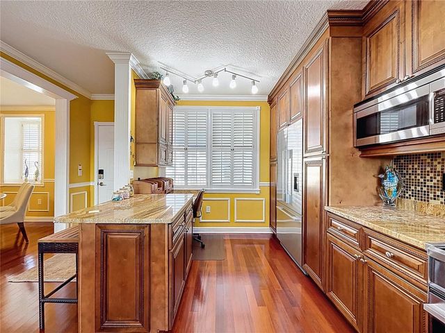 1200 COUNTRY CLUB DR 5404, Largo, FL 33771