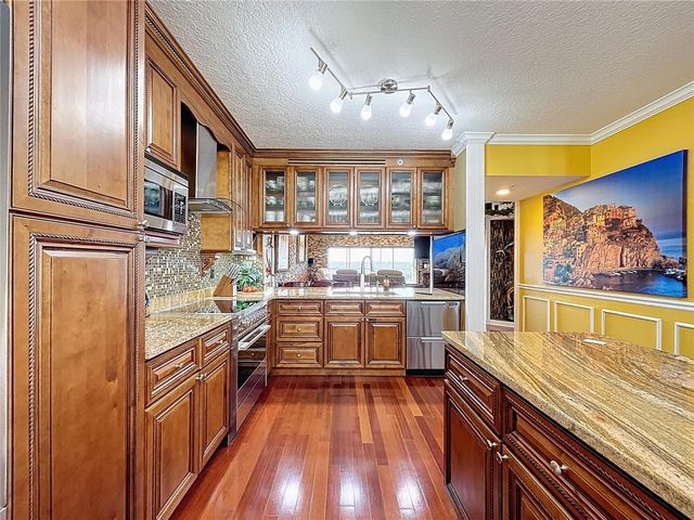 1200 COUNTRY CLUB DR 5404, Largo, FL 33771