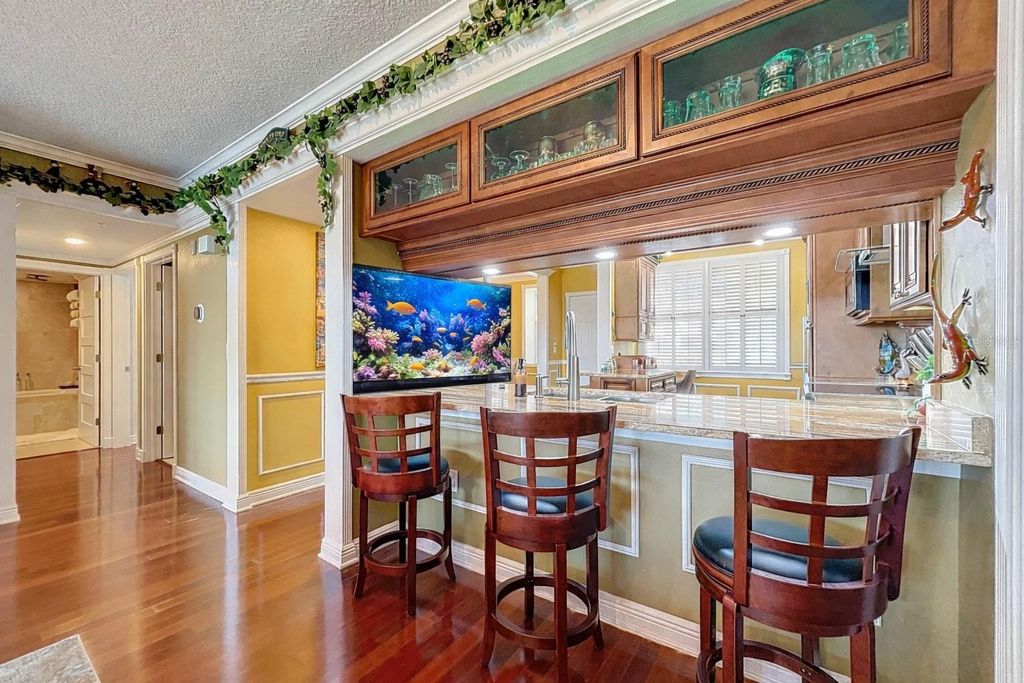 Image 11 of property listing at 1200 COUNTRY CLUB DR 5404, Largo, FL 33771