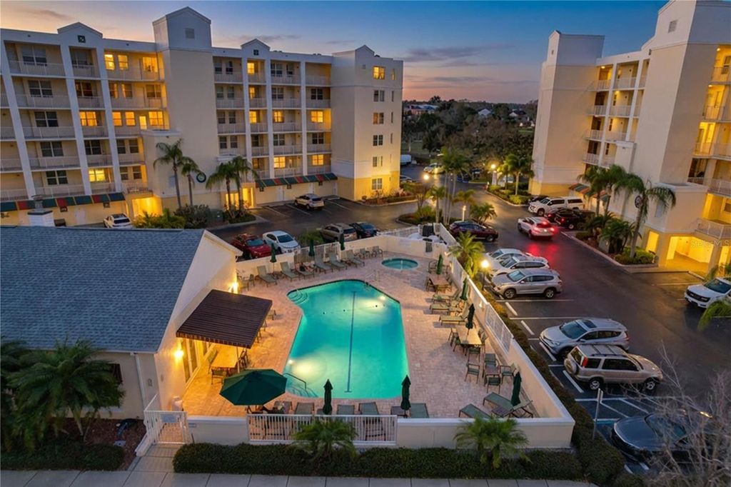 Image 3 of property listing at 1200 COUNTRY CLUB DR 5404, Largo, FL 33771