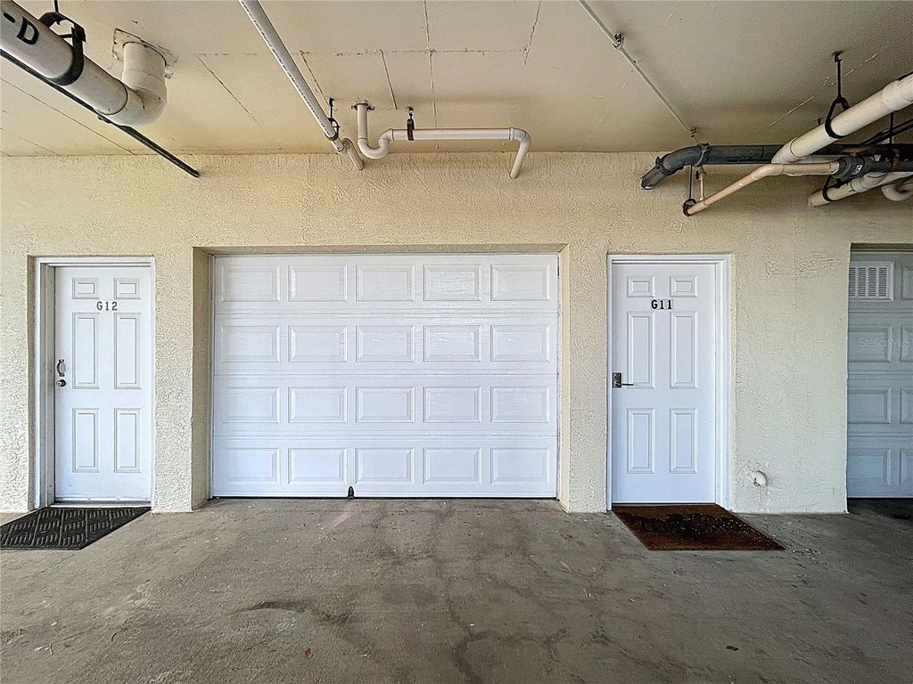 Image 25 of property listing at 1200 COUNTRY CLUB DR 5404, Largo, FL 33771