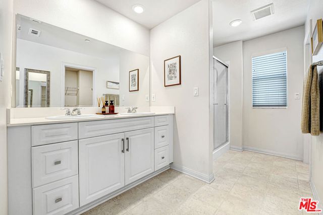 11809 Vienna Lane, Los Angeles, CA 90047