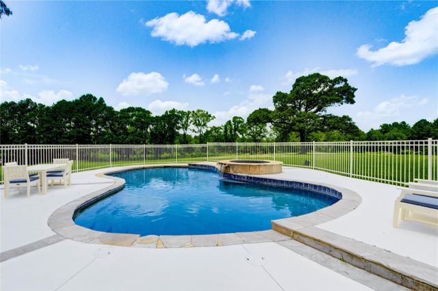 1961 Fm 1375 Road E, Huntsville, TX 77340
