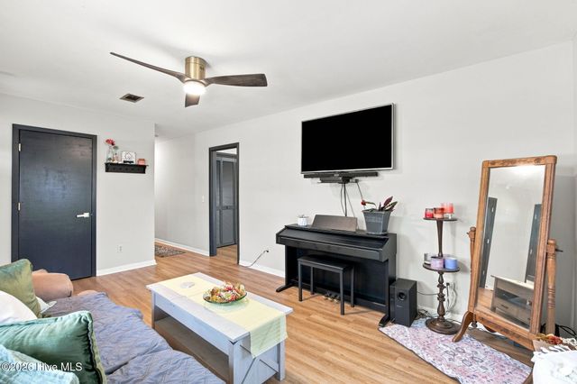 209 Cathay Road, Wilmington, NC 28412