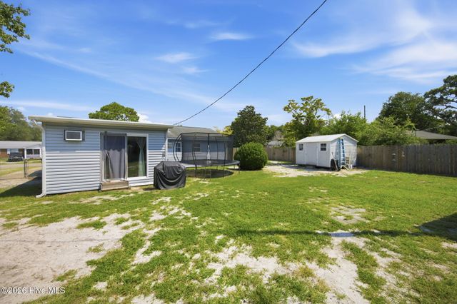 209 Cathay Road, Wilmington, NC 28412