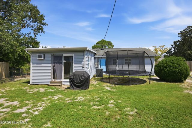 209 Cathay Road, Wilmington, NC 28412