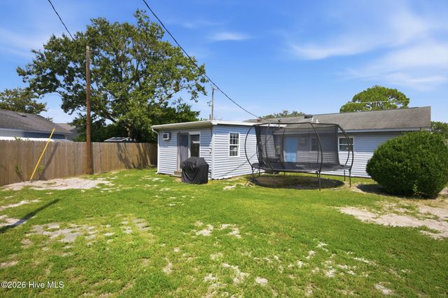 209 Cathay Road, Wilmington, NC 28412