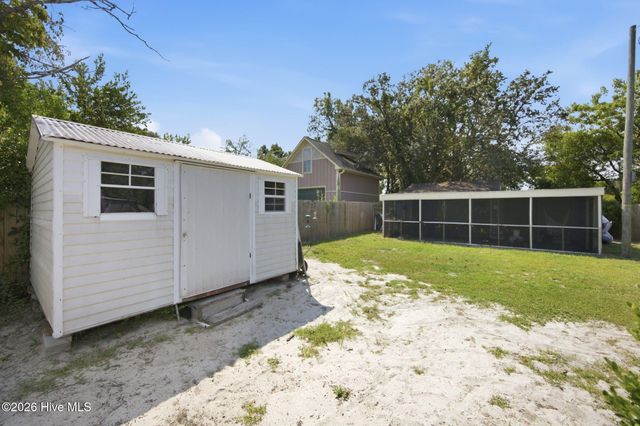 209 Cathay Road, Wilmington, NC 28412