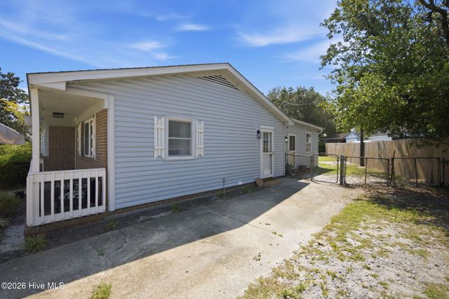 209 Cathay Road, Wilmington, NC 28412