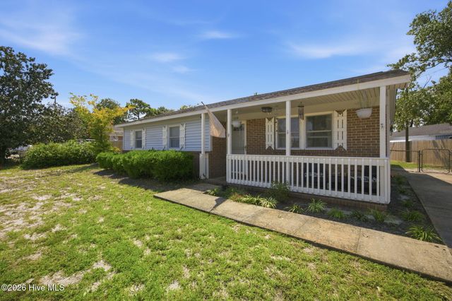 209 Cathay Road, Wilmington, NC 28412