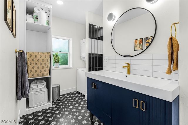 3628 Tropical Point DR, St James City, FL 33956