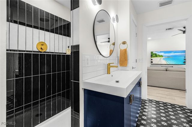 3628 Tropical Point DR, St James City, FL 33956