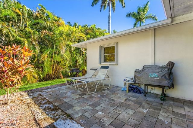 3628 Tropical Point DR, St James City, FL 33956