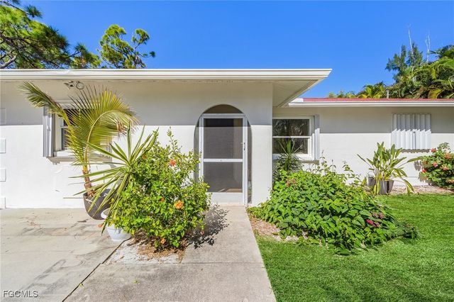 3628 Tropical Point DR, St James City, FL 33956