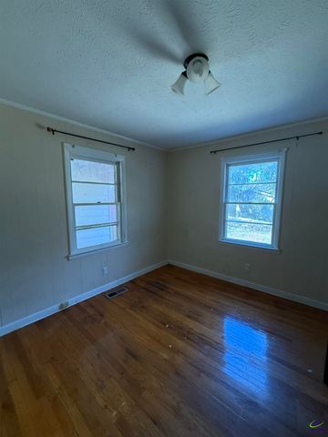 145 Edmondson Circle, Cochran, GA 31014