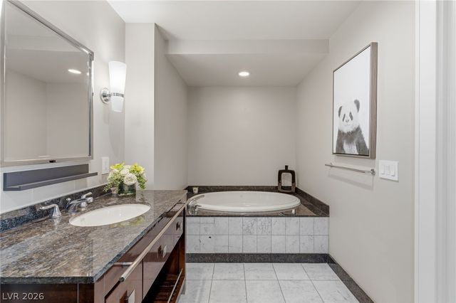 2700 Las Vegas Boulevard 2303, Las Vegas, NV 89109