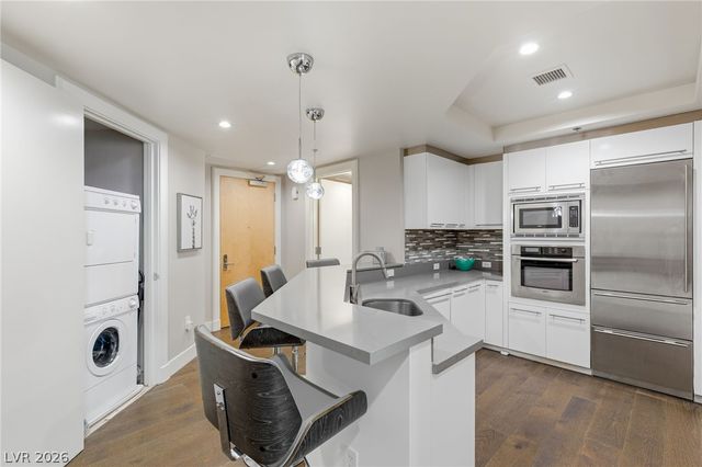 2700 Las Vegas Boulevard 2303, Las Vegas, NV 89109