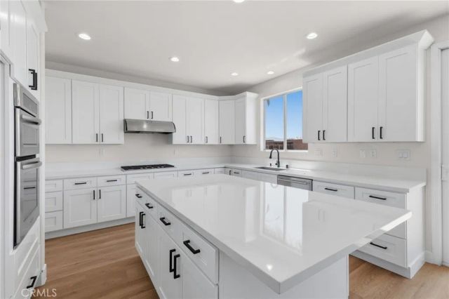 12289 Kern River Drive, Eastvale, CA 91752