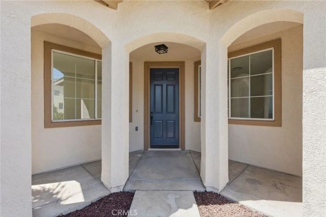 12289 Kern River Drive, Eastvale, CA 91752