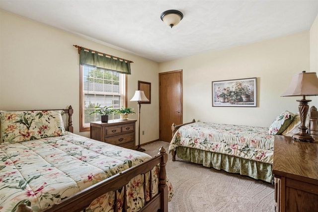 1102 CARRIAGE CIRCLE, Fond Du Lac, WI 54935