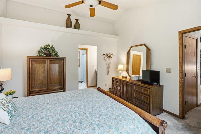 1102 CARRIAGE CIRCLE, Fond Du Lac, WI 54935