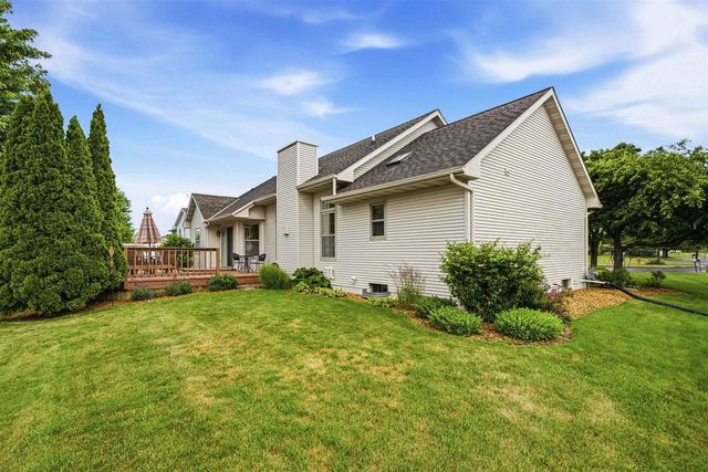 1102 CARRIAGE CIRCLE, Fond Du Lac, WI 54935