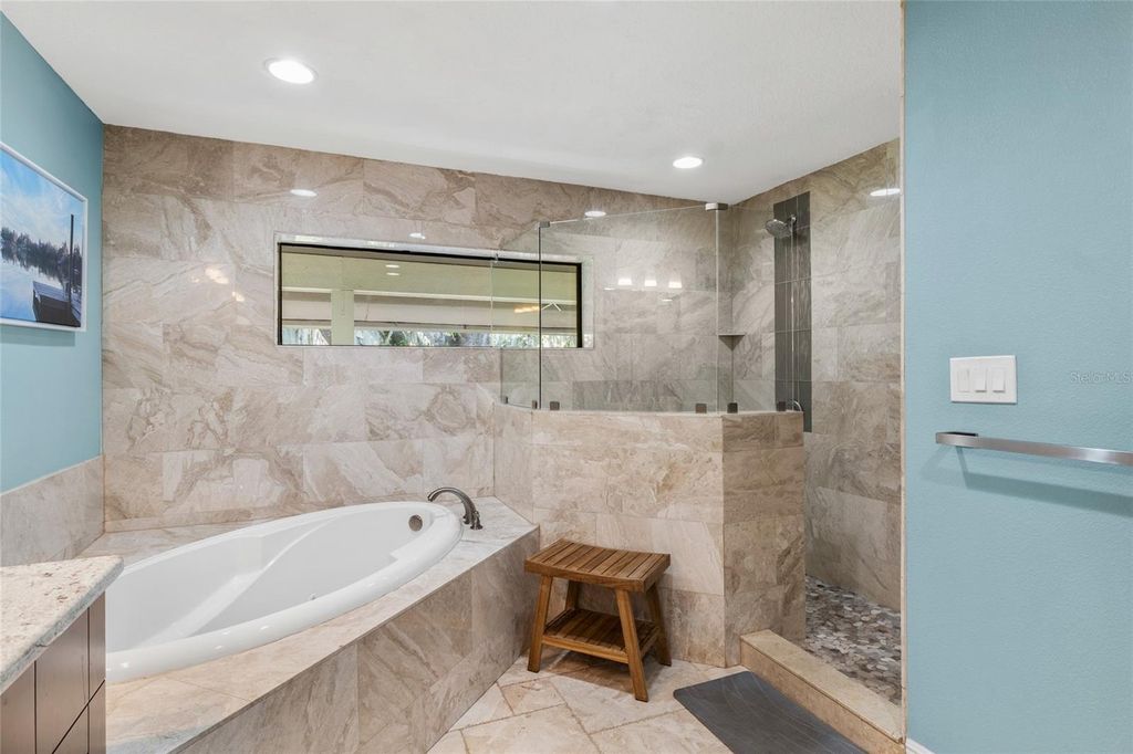 Image 27 of property listing at 602 DRUID WAY, Lutz, FL 33548