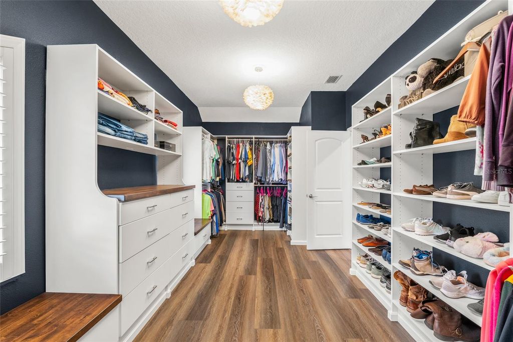 Image 29 of property listing at 602 DRUID WAY, Lutz, FL 33548