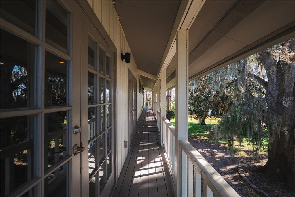 Image 30 of property listing at 602 DRUID WAY, Lutz, FL 33548