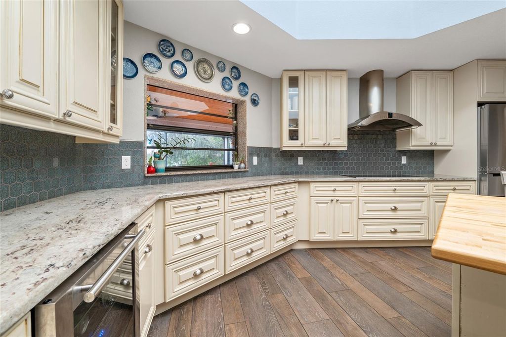 Image 8 of property listing at 602 DRUID WAY, Lutz, FL 33548