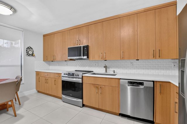 7153 Promenade Drive 101, Boca Raton, FL 33433