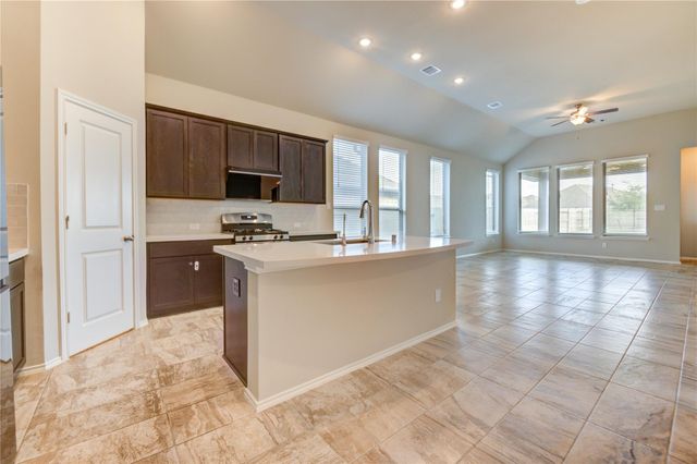 4727 Crest Hill Drive, Manvel, TX 77578