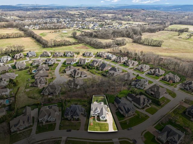 4312 Union Springs Ln, Arrington, TN 37014