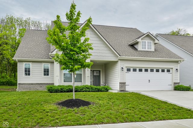 2560 Lanai Lane, Greenwood, IN 46143