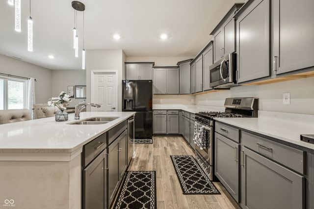 2560 Lanai Lane, Greenwood, IN 46143