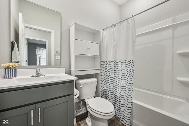2560 Lanai Lane, Greenwood, IN 46143