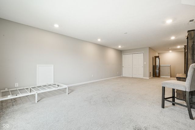 2560 Lanai Lane, Greenwood, IN 46143