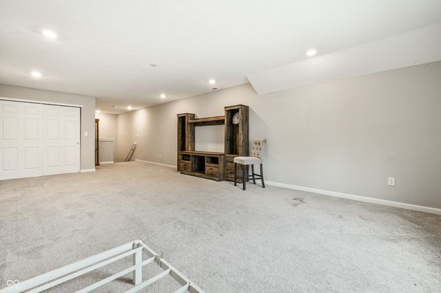 2560 Lanai Lane, Greenwood, IN 46143